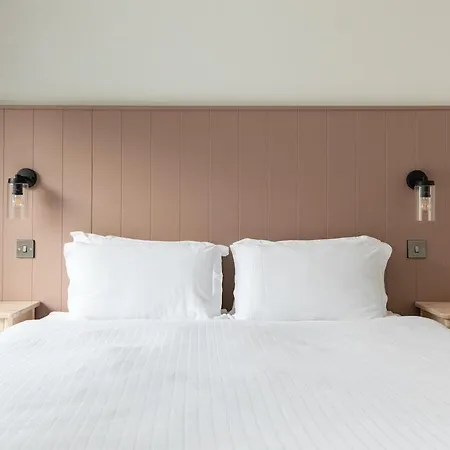 Tullagh At Houses, Pollan Bay *