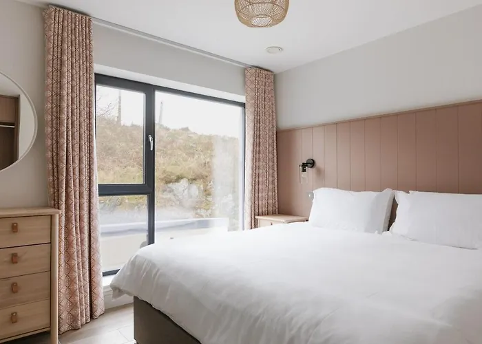 Tullagh At Houses, Pollan Bay *