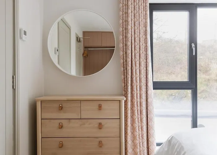 Tullagh At Houses, Pollan Bay